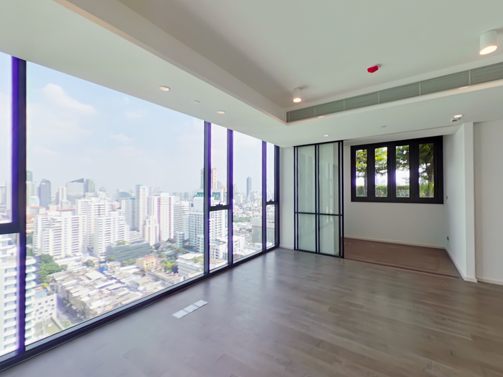 Muniq Sukhumvit 23 3BR 28FL